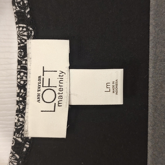 🌲. 4 FOR $20. LM Ann Taylor Loft Maternity Top - Picture 2 of 5